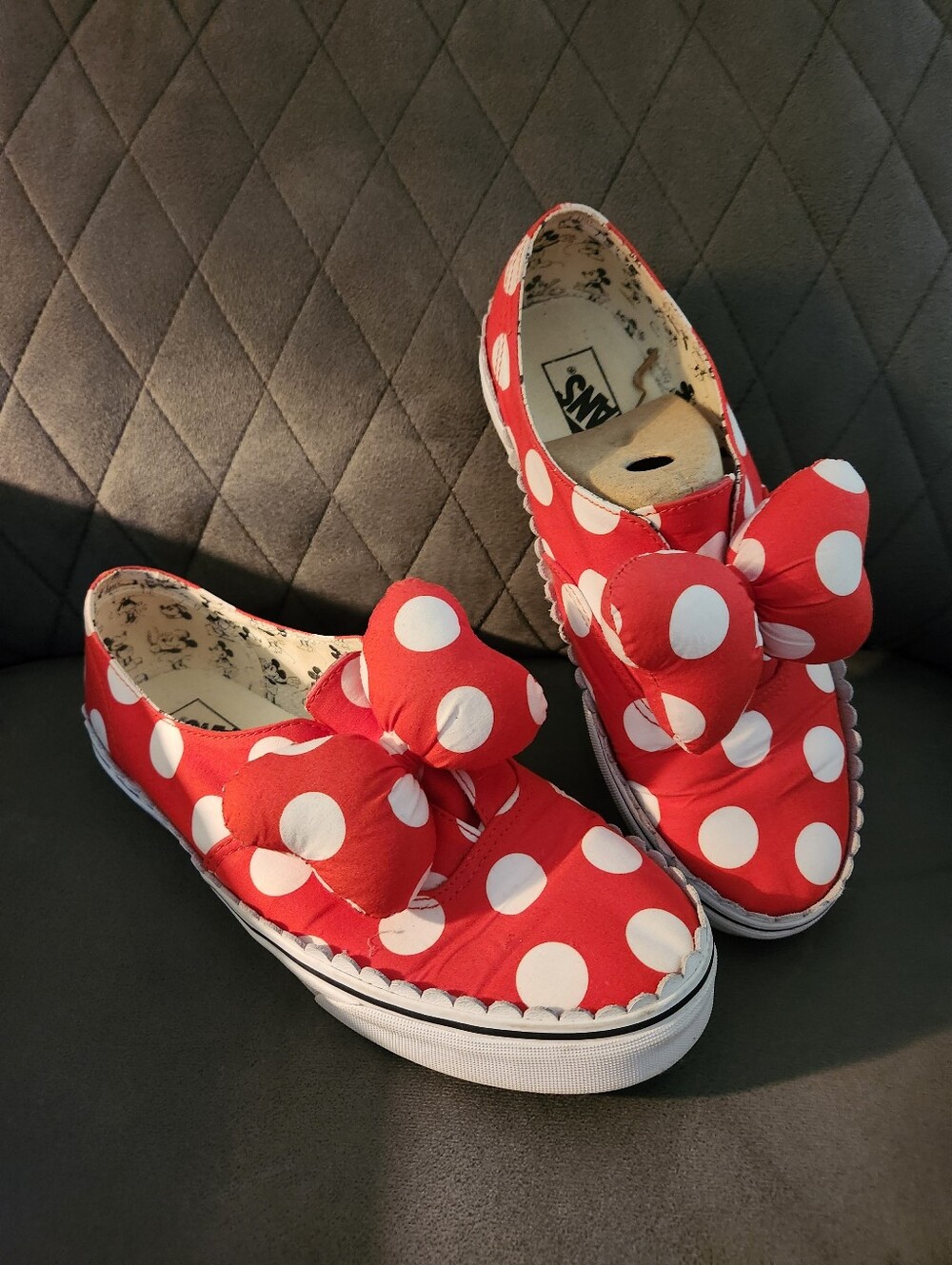 Vans Disney Minnie Mouse Shoes. Mens 10